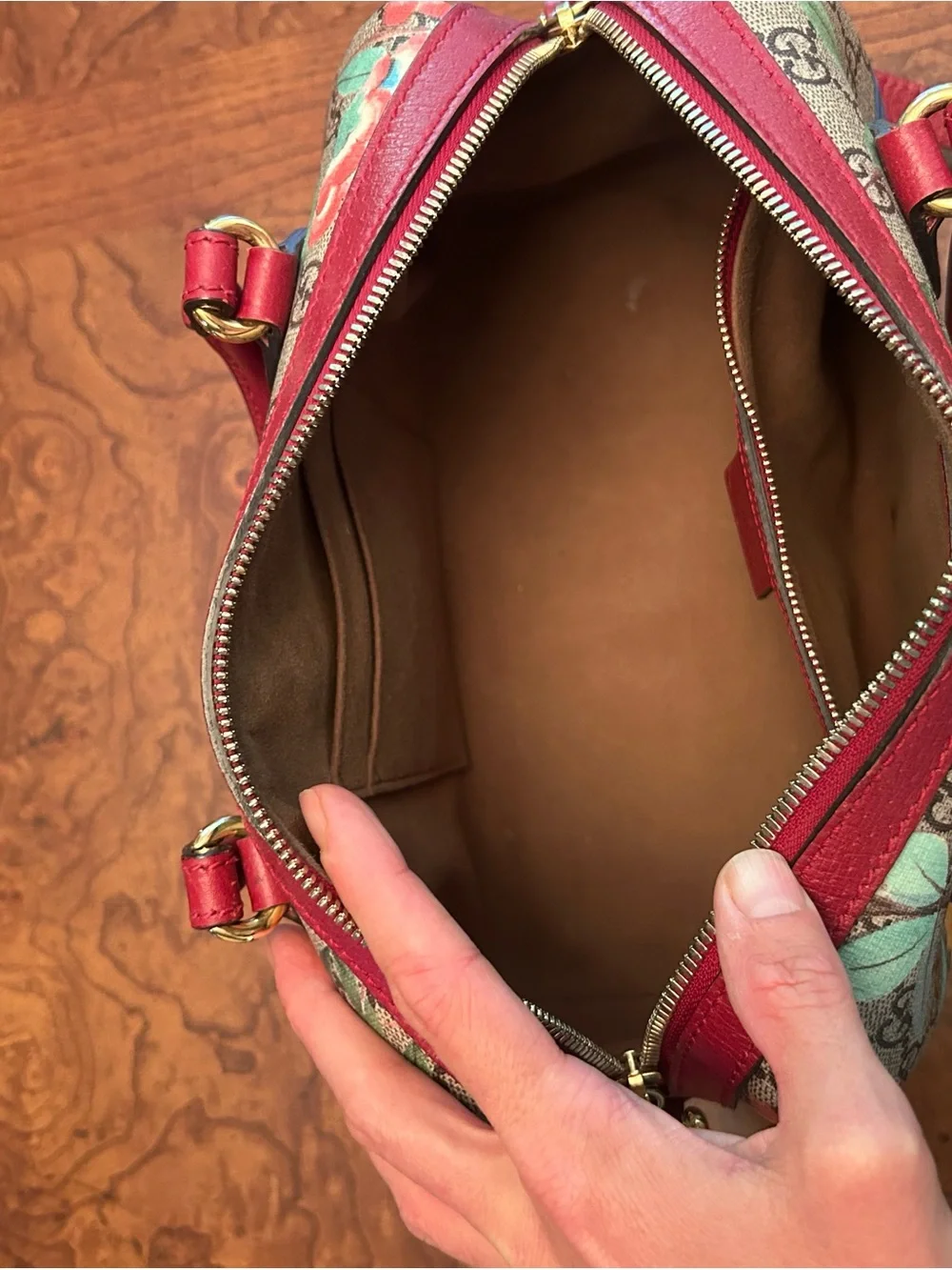 Gucci Floral GG Supreme Boston Bag with Red Trim - Picture 5 of 9